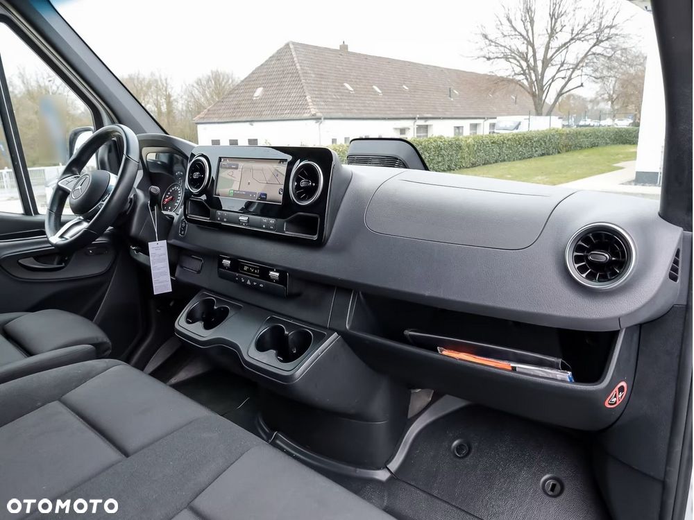 Mercedes-Benz Sprinter - 10