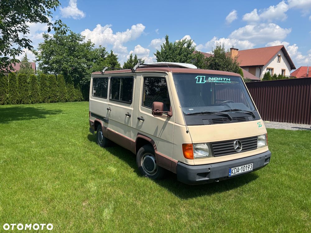 Mercedes-Benz MB100 - 2