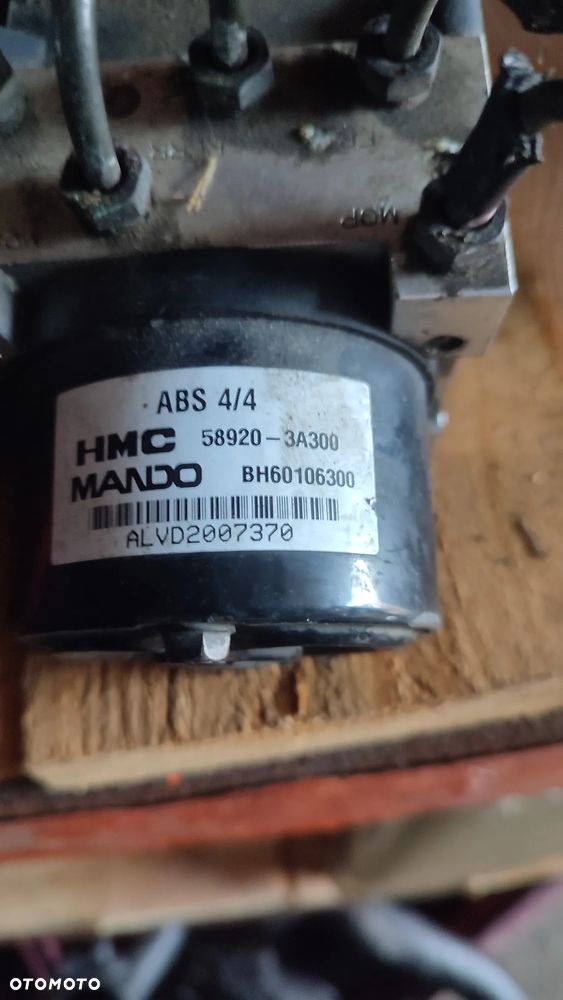 POMPA STEROWNIK ABS HYUNDAI TRAJET 58920-3A300 - 3