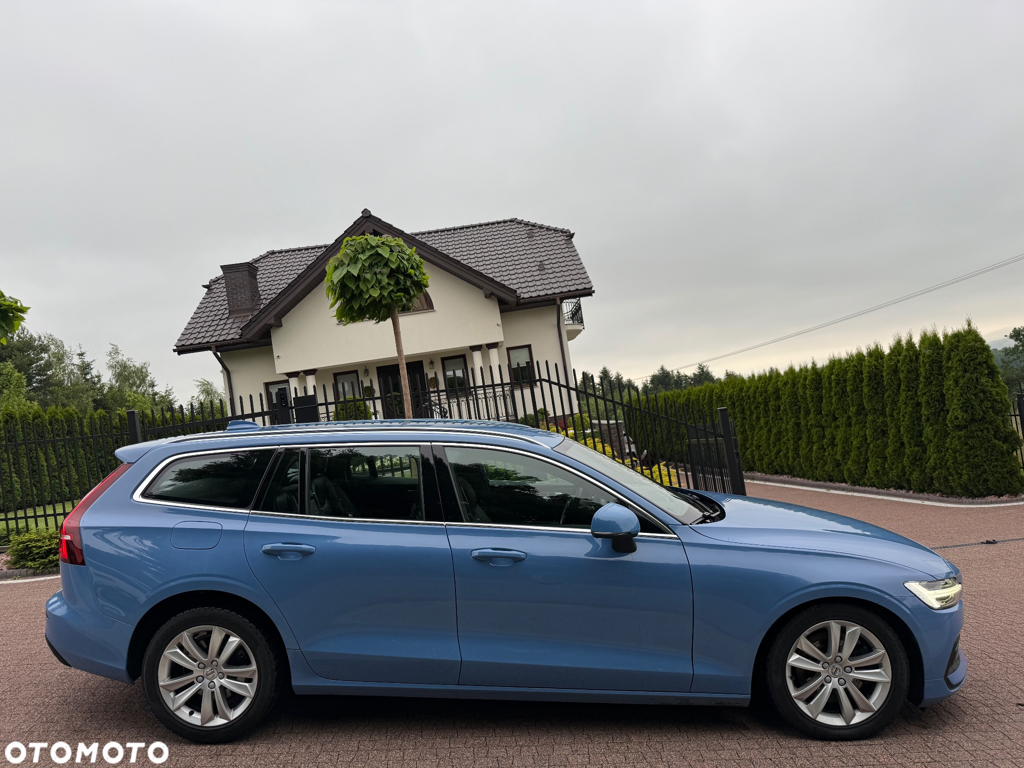 Volvo V60 D4 R-Design - 6