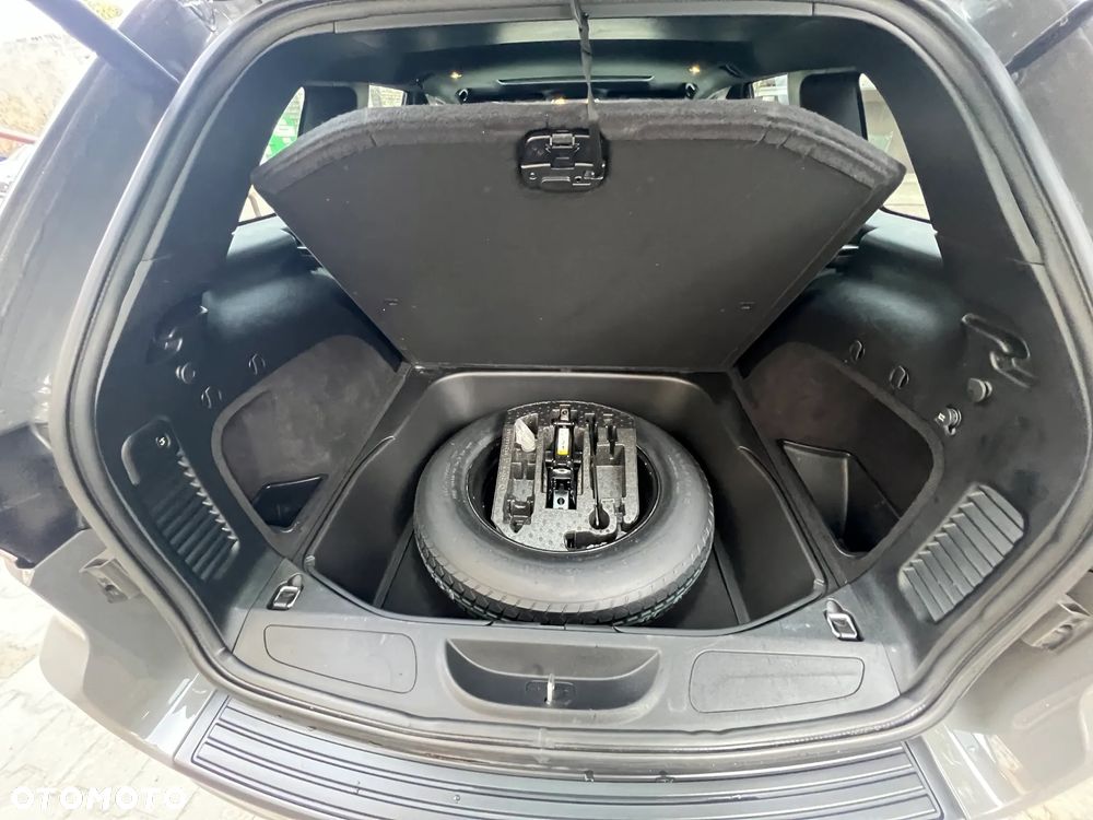 Jeep Grand Cherokee - 16