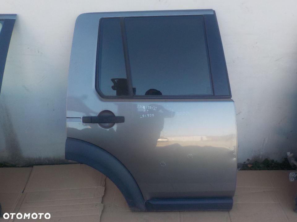 LAND ROVER DISCOVERY III DRZWI PRAWY TYŁ LRC907