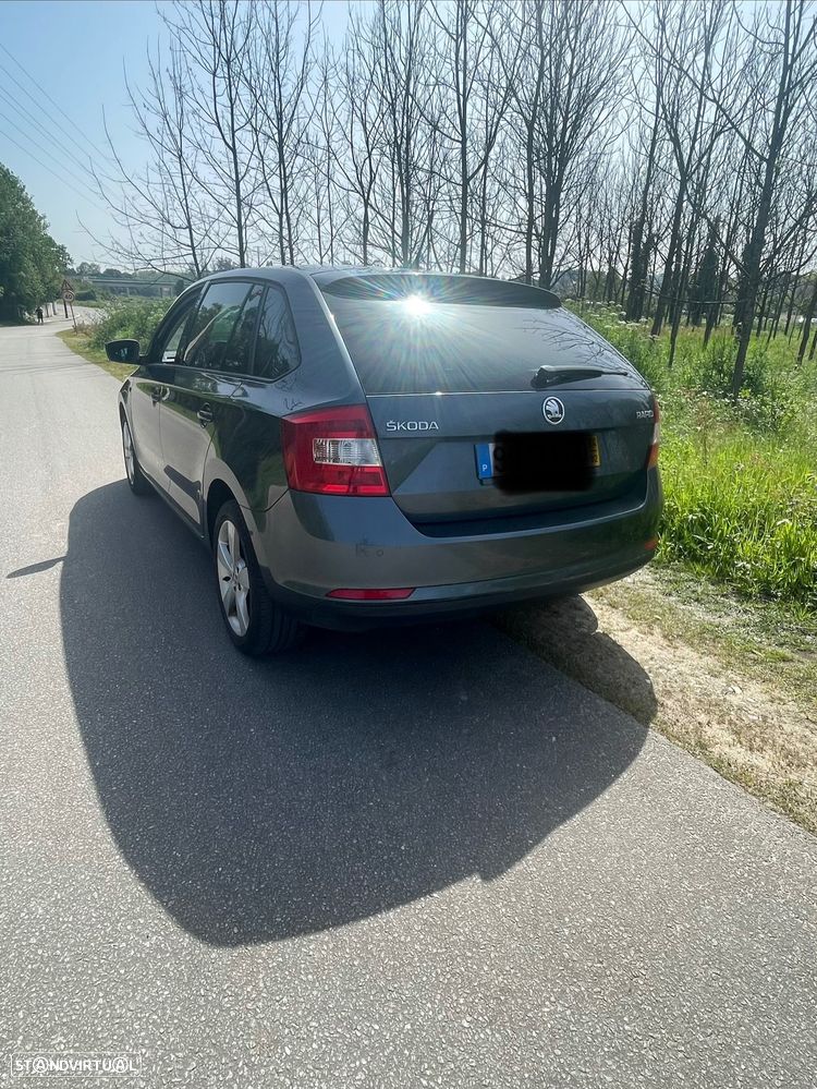 Skoda Rapid Spaceback 1.6 TDi Elegance - 2