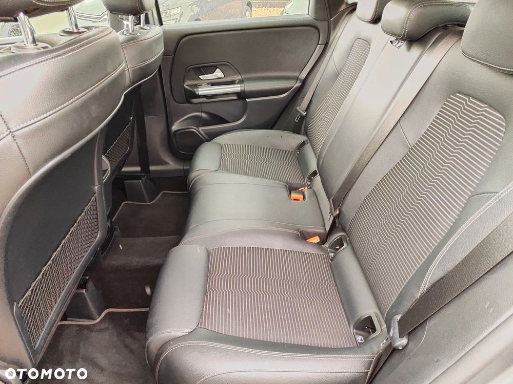 Mercedes-Benz Klasa B 180 d Progressive 8G-DCT - 19