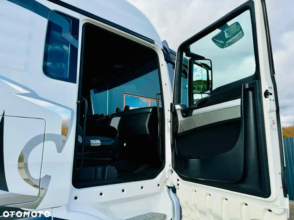MAN MAN MAN TGX 26.440 // E6 // chłodnia z windą // 22 Epal // sypialka // - 27
