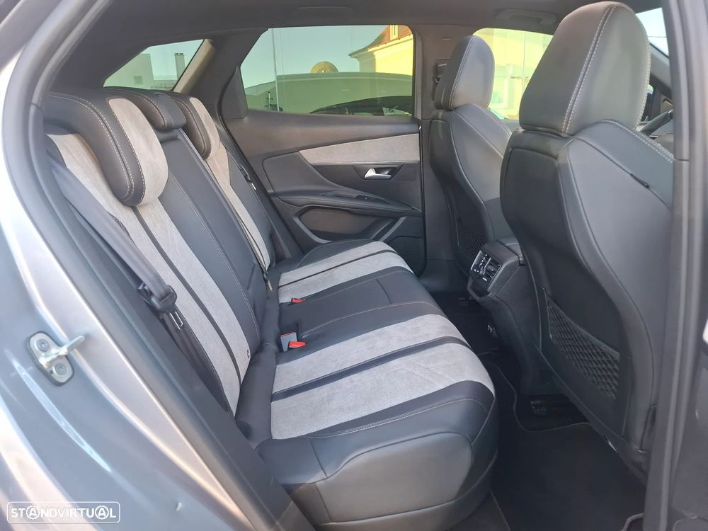 Peugeot 3008 1.6 Hybrid4 GT Pack e-EAT8 - 37