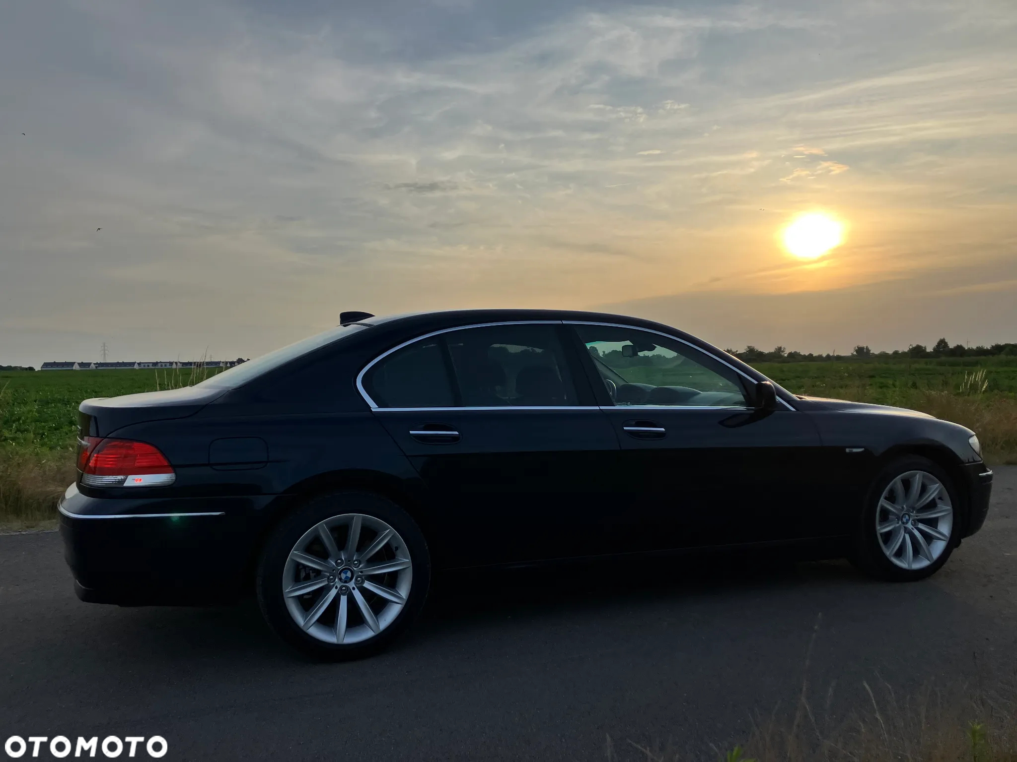 BMW Seria 7 750i - 24