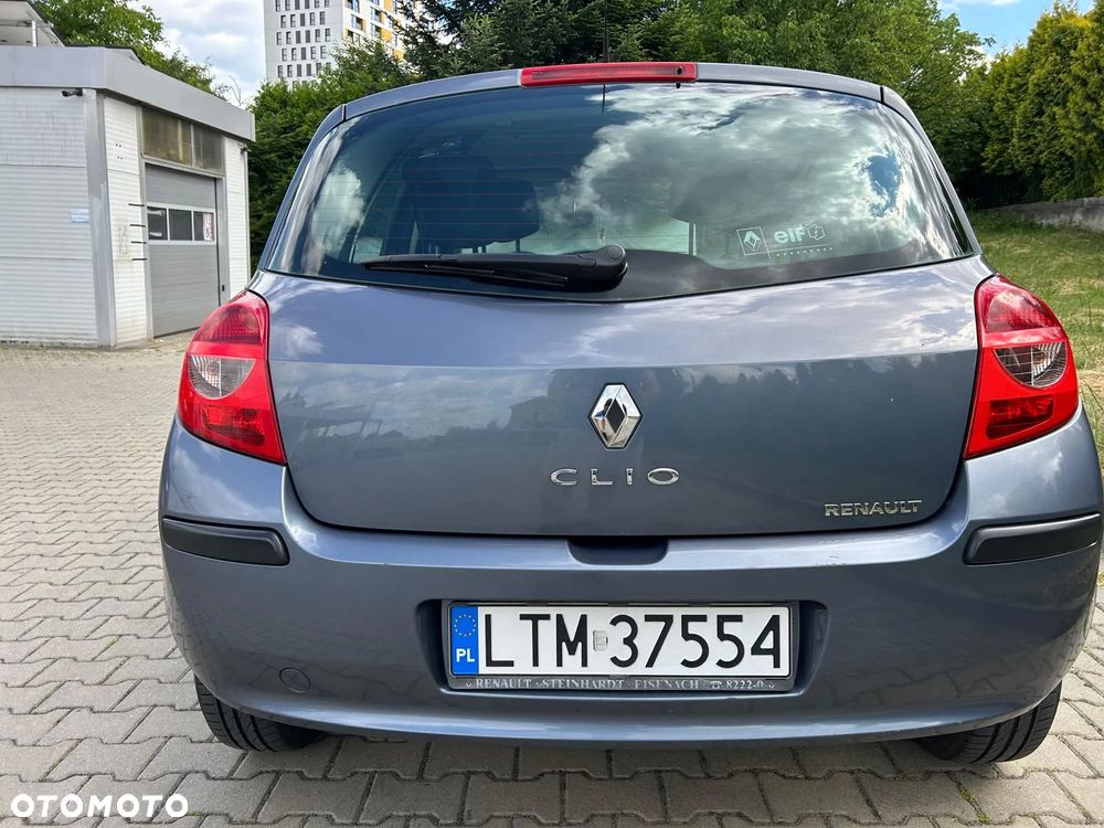 Renault Clio 1.2 16V Alize - 11
