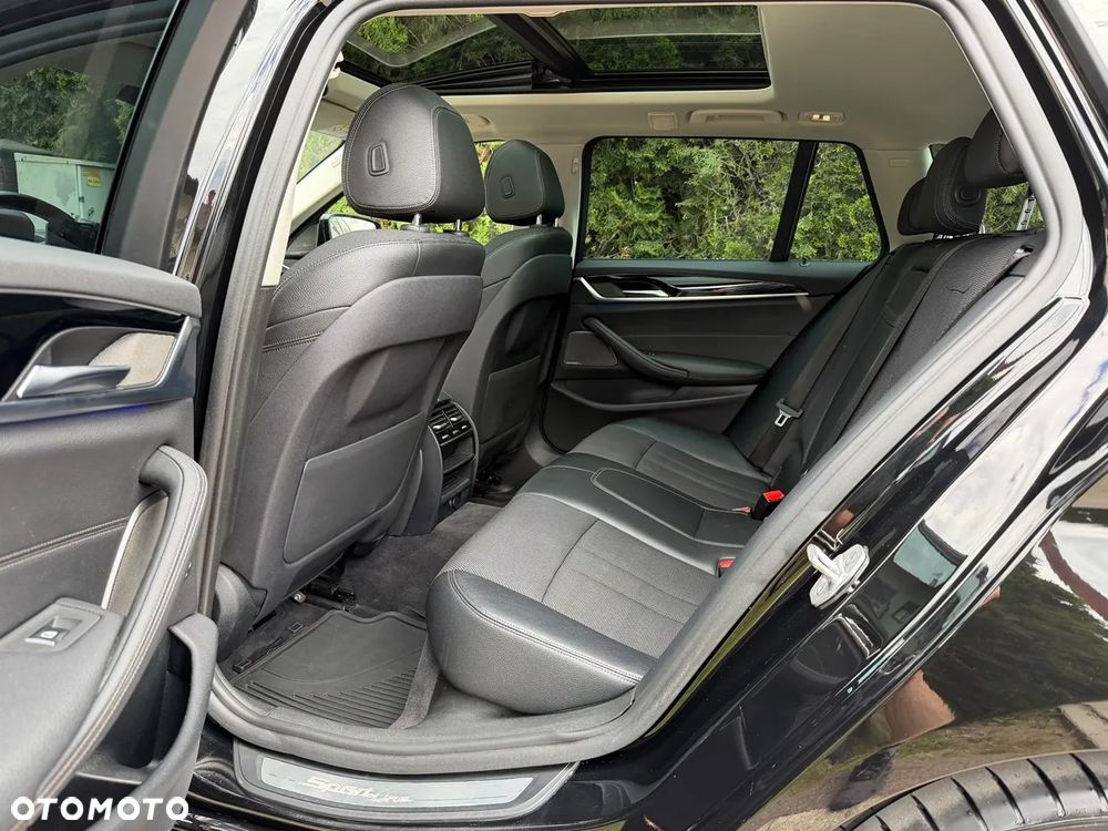 BMW Seria 5 520d Sport Line - 23