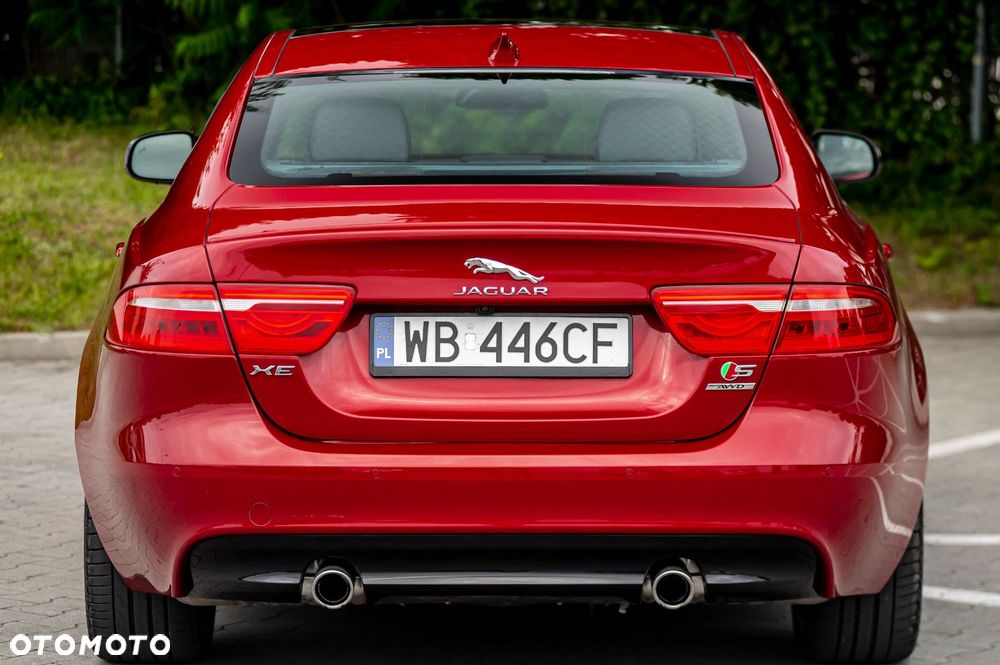 Jaguar XE - 16