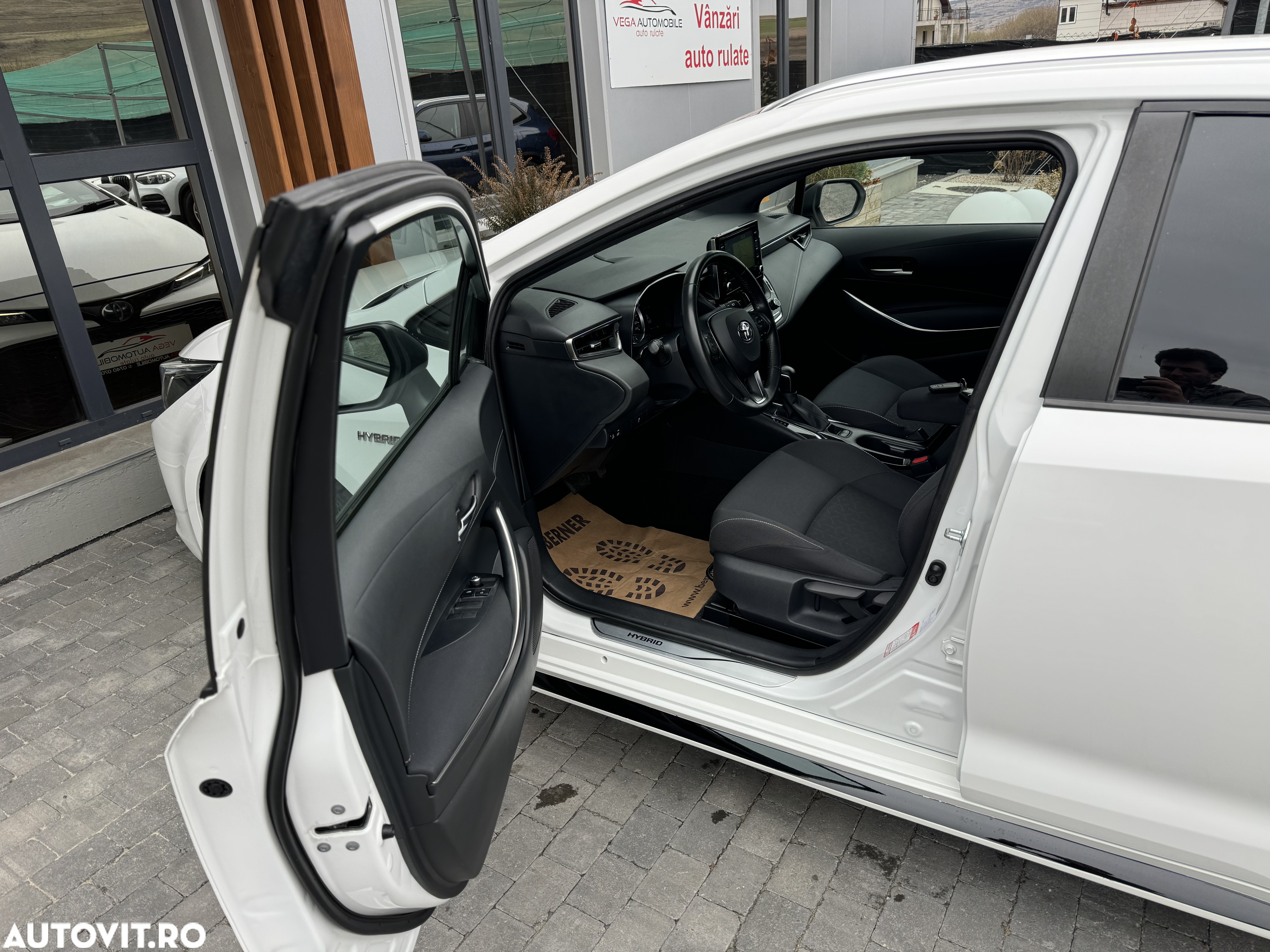 Toyota Corolla 1.8 HSD Business - 7
