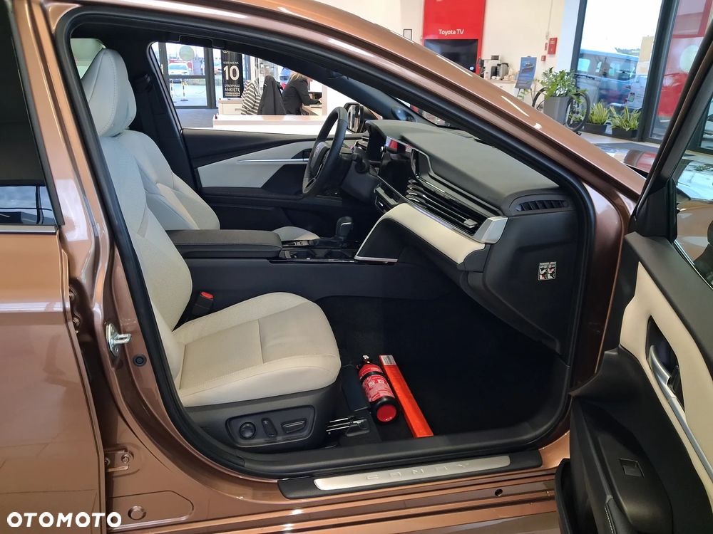 Toyota Camry 2.5 Hybrid Executive CVT - 10