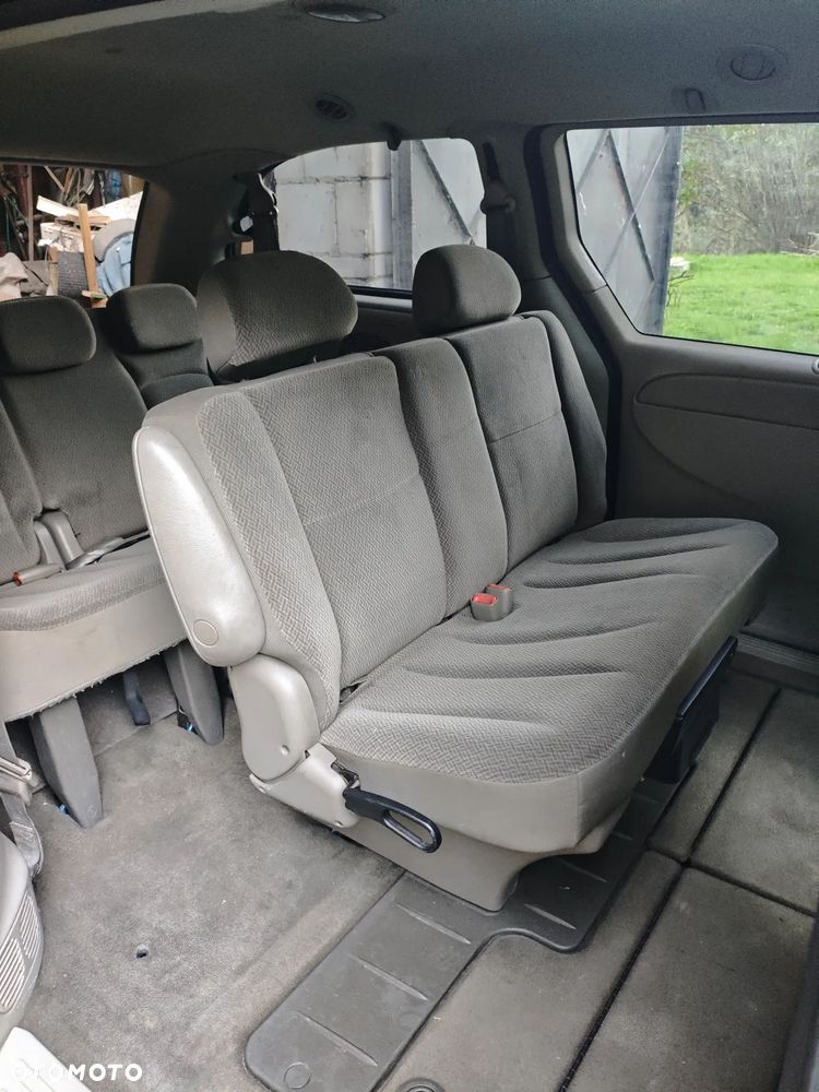 Dodge Grand Caravan - 21