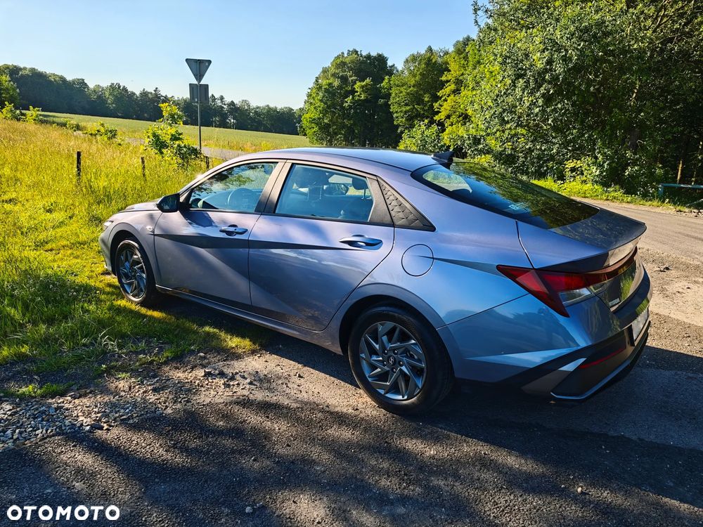Hyundai Elantra 1.6 Modern - 8