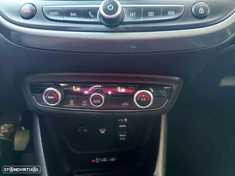 Opel Crossland 1.2 T Design & Tech - 18