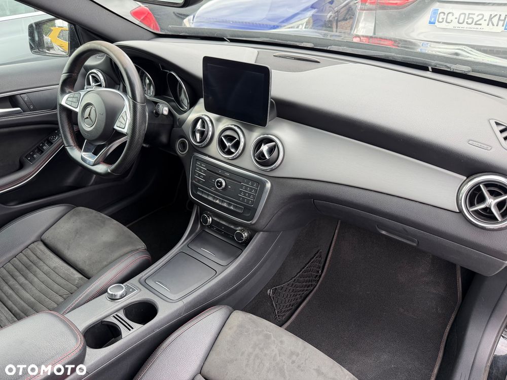 Mercedes-Benz GLA 200 d 4Matic 7G-DCT AMG Line - 10