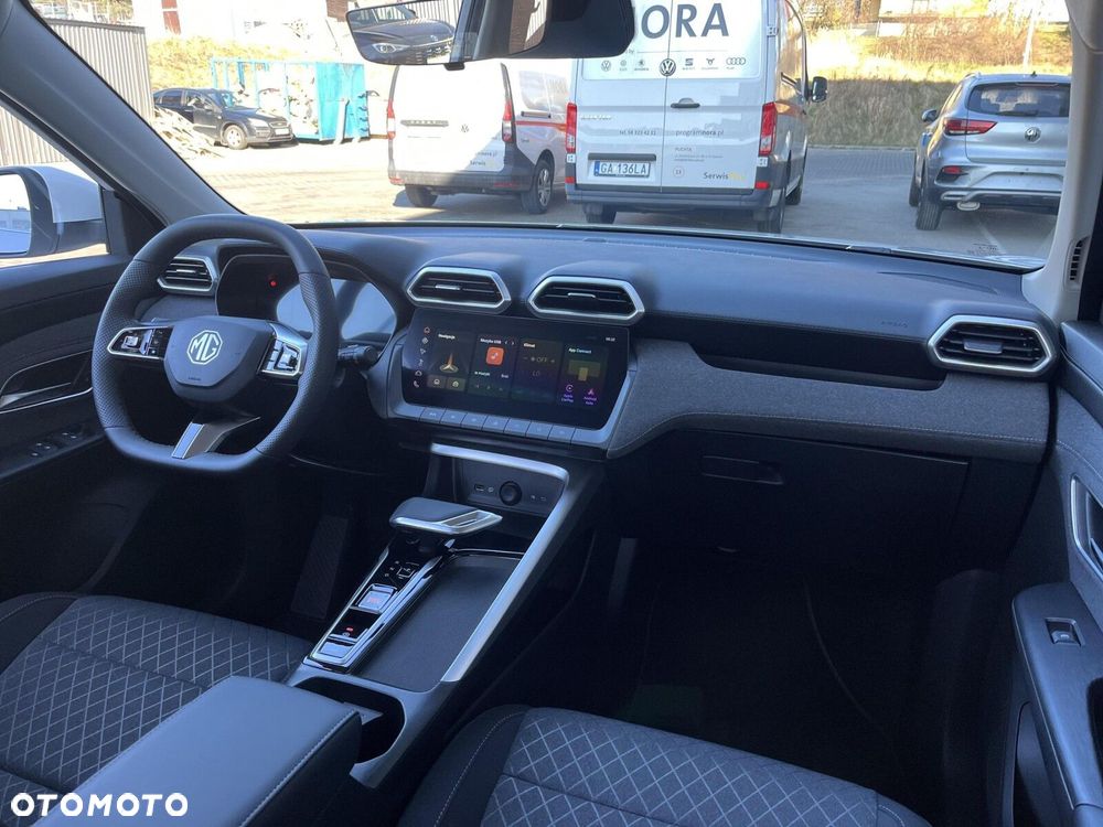 MG ZS Hybrid+ - 26
