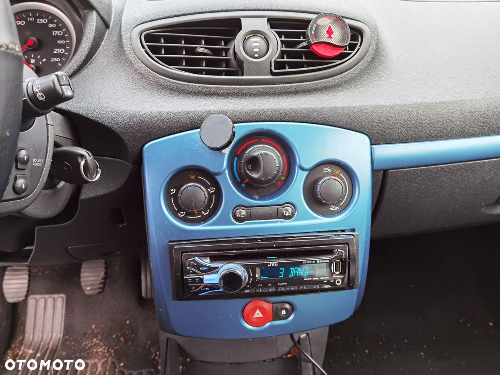Renault Clio 1.2 16V 75 Expression - 8