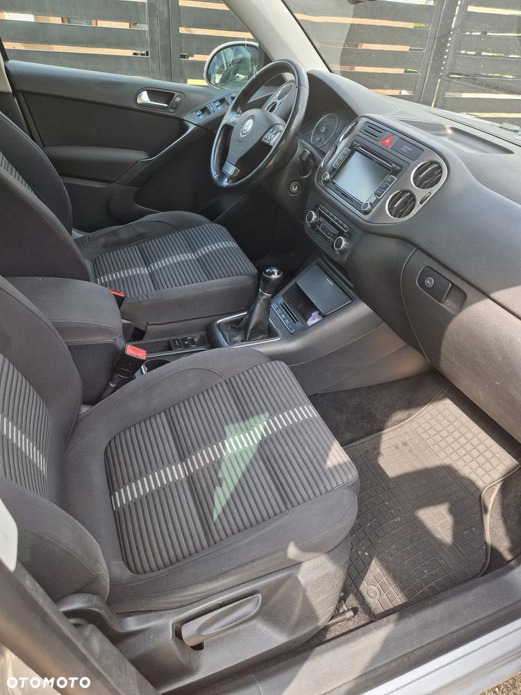 Volkswagen Tiguan - 10