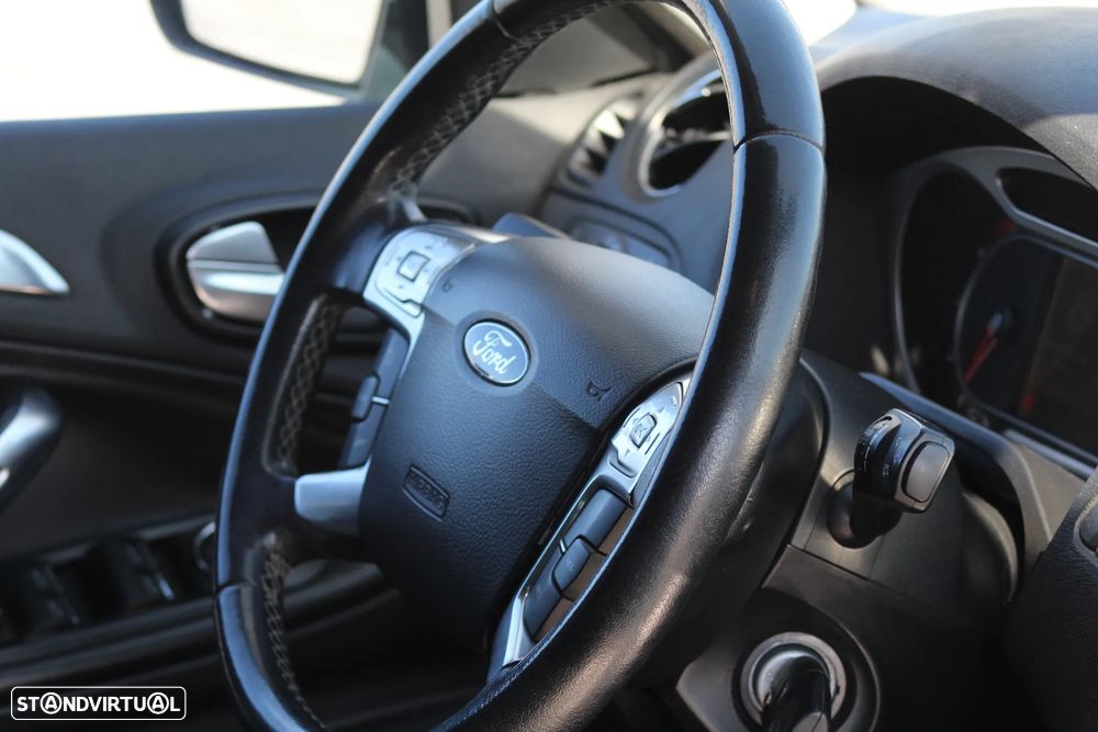 Ford S-Max 1.8 TDCi Titanium 7L - 24