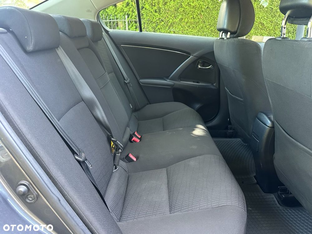 Toyota Avensis 1.8 Sol - 10
