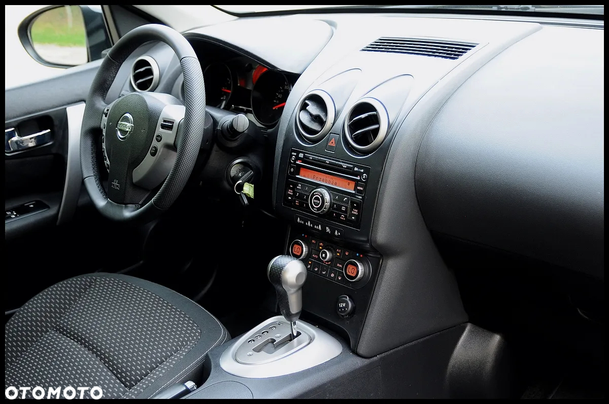 Nissan Qashqai - 25