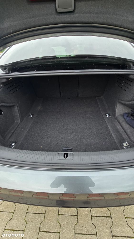 Audi A4 Limousine - 9
