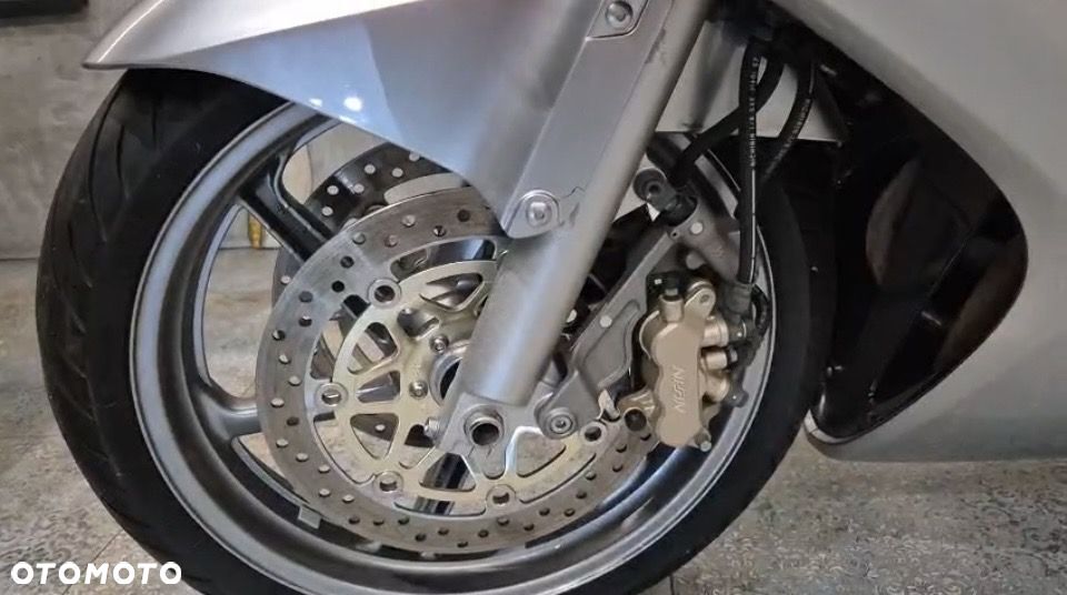 Honda VFR - 9