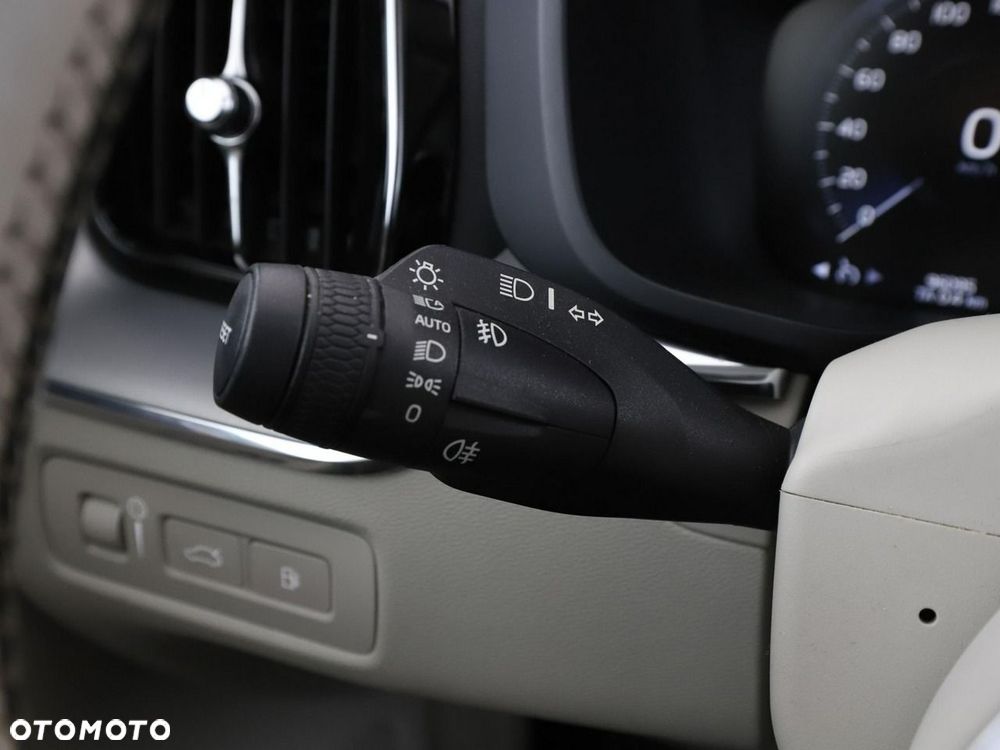 Volvo XC 60 T6 Plug-In Hybrid AWD Inscription Expression - 33