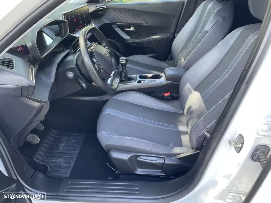 Peugeot 2008 1.2 PureTech Allure - 31