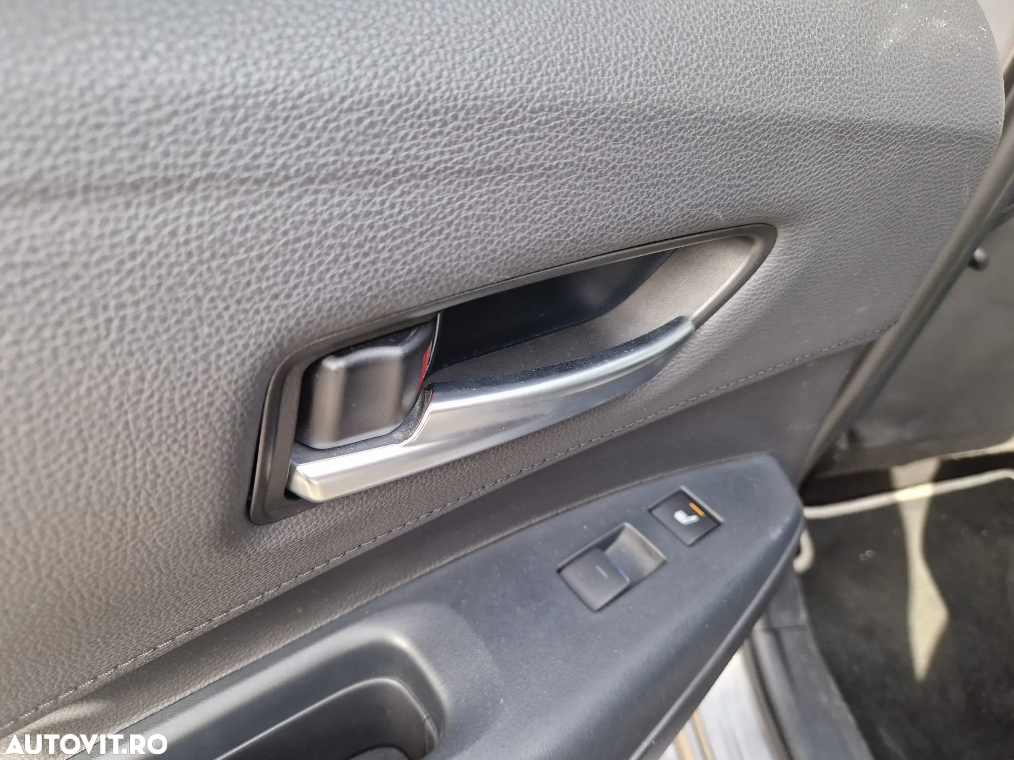 Toyota Corolla 1.8 HSD Exclusive interior Negru - 20