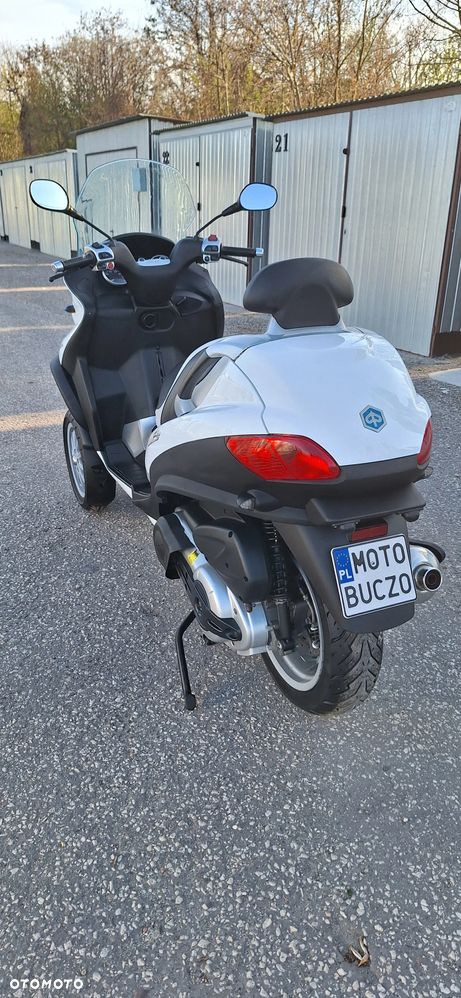 Piaggio MP-3 - 10