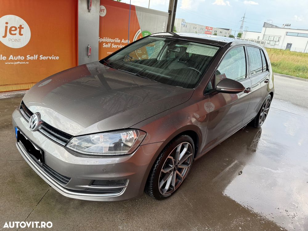 Volkswagen Golf - 1