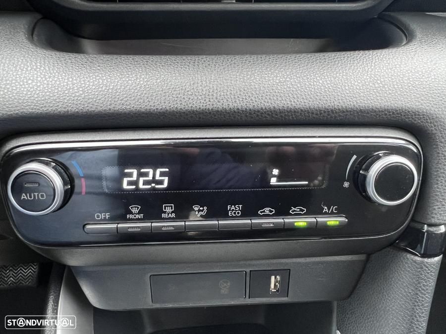 Toyota Yaris 1.5 HDF Comfort Plus - 40