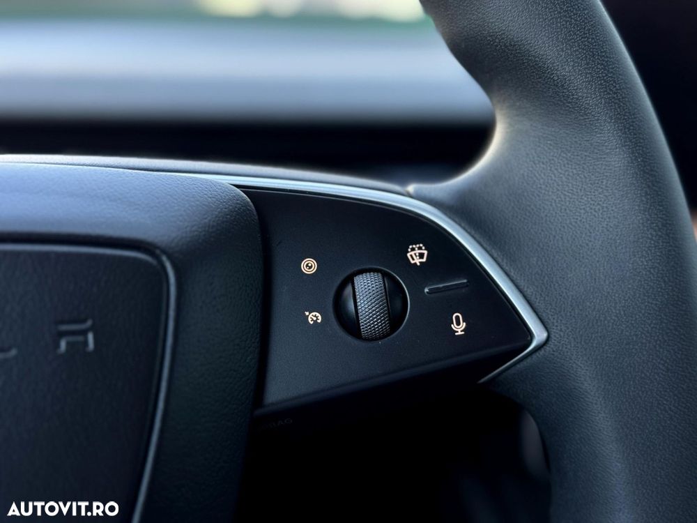 Tesla Model 3 - 11