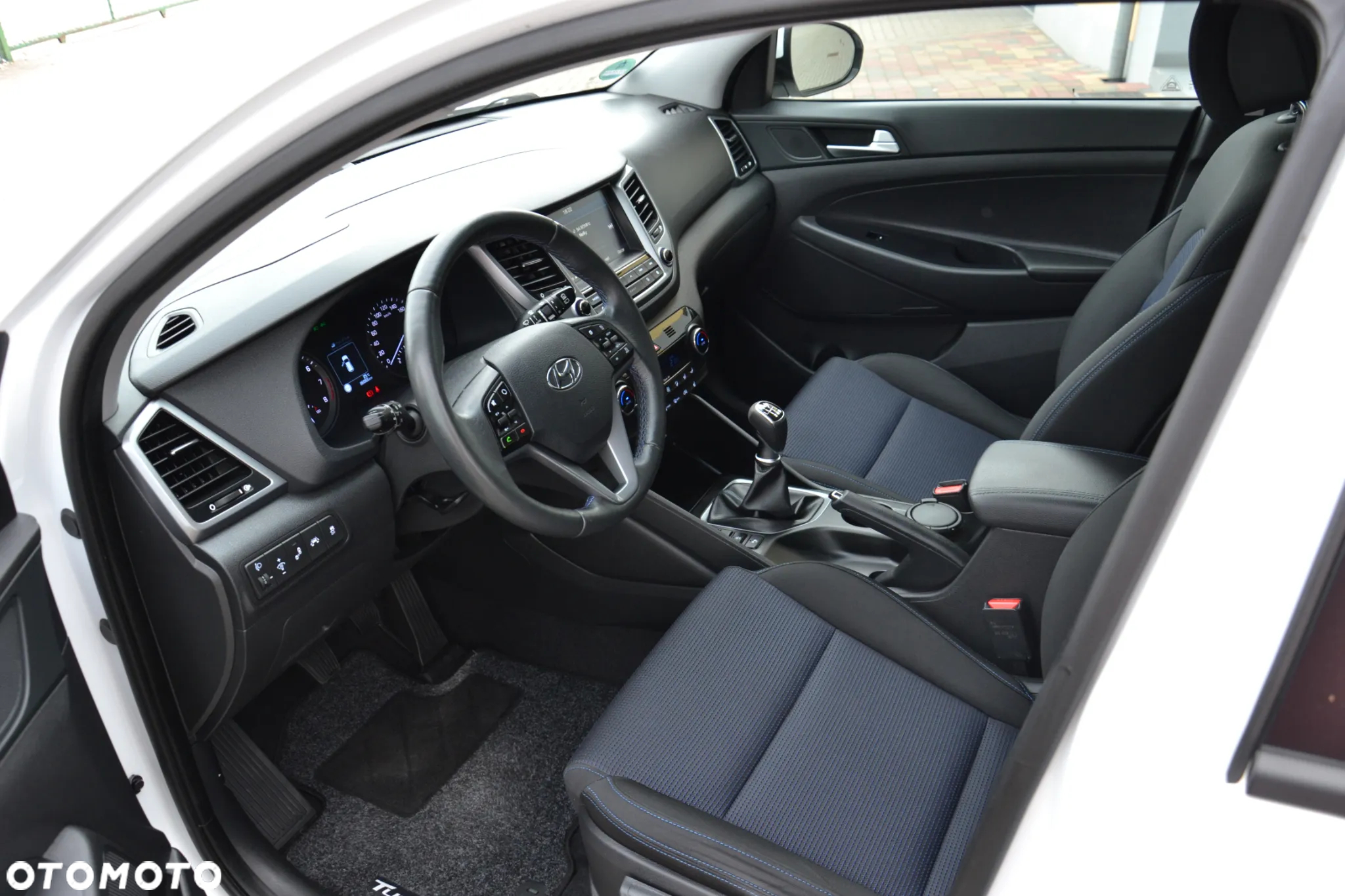 Hyundai Tucson 1.6 GDi 2WD Pure - 16
