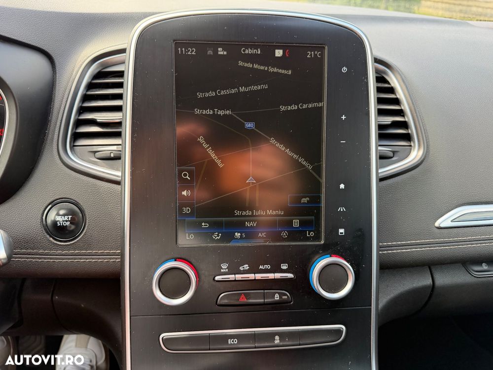 Renault Grand Scenic - 17