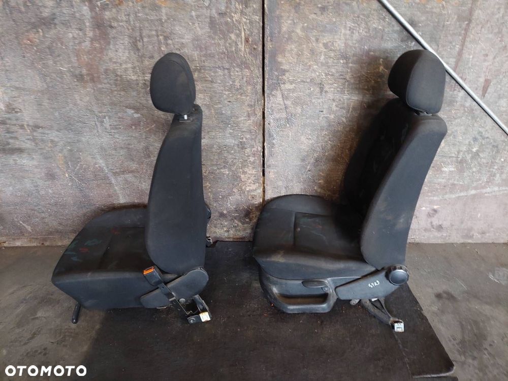 KOMPLET FOTELI LEWY PRAWY PRZÓD + KANAPA TYŁ + BOCZKI GOLF III HB 5D - 10