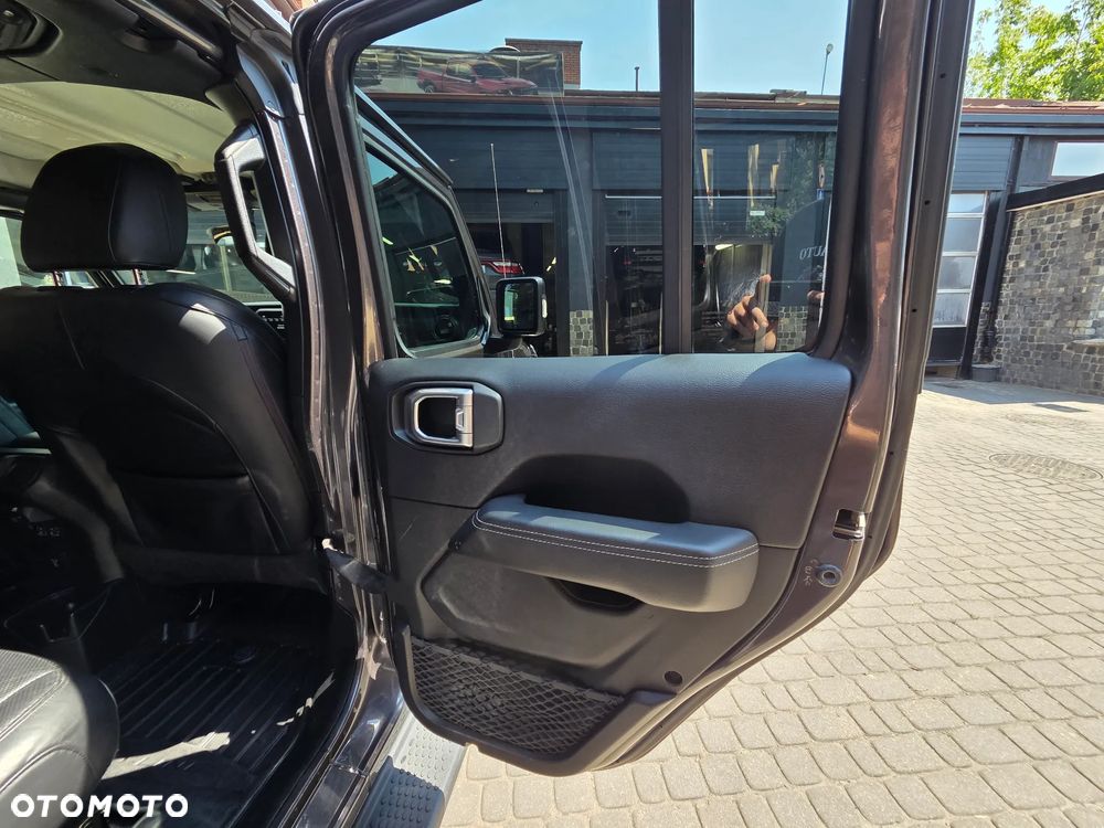 Jeep Wrangler Unlimited GME 2.0 Turbo Sahara - 35