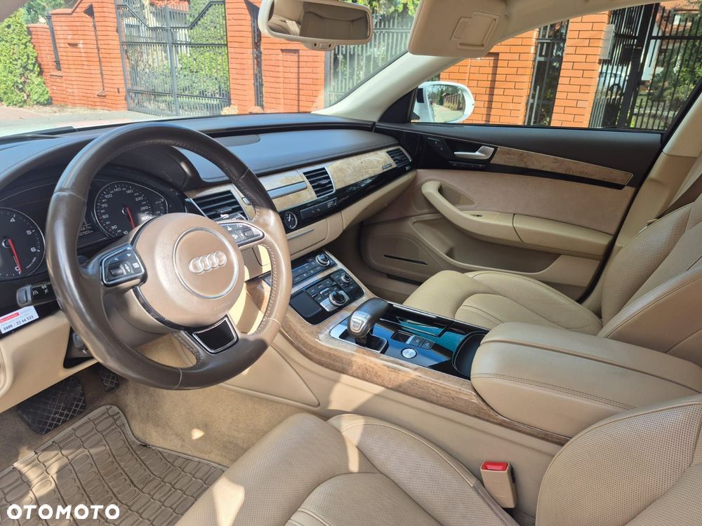 Audi A8 4.2 TDI DPF (clean diesel) quattro tiptronic - 16