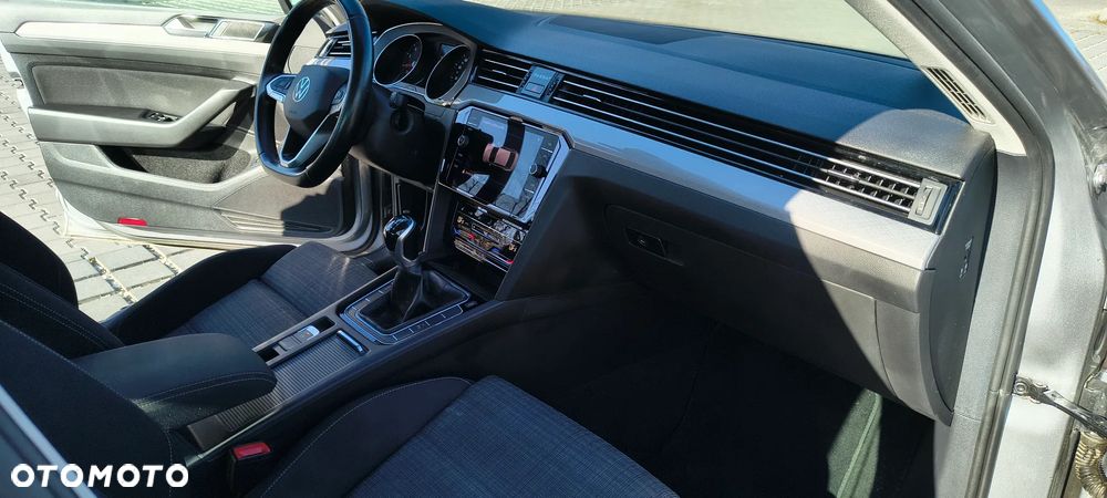 Volkswagen Passat 1.5 TSI EVO Business - 32