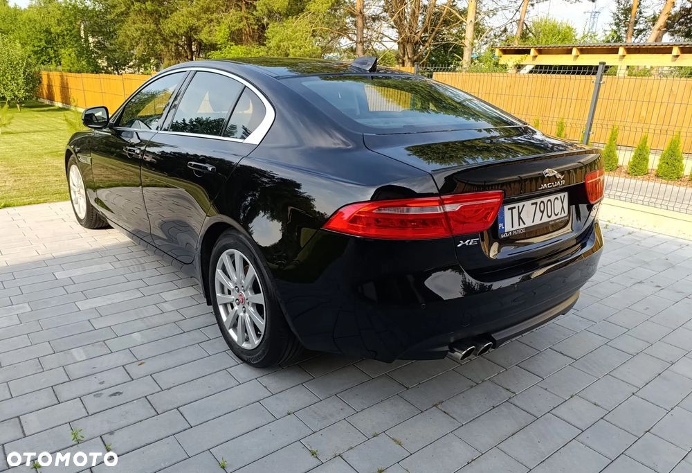 Jaguar XE 2.0 D Prestige - 7