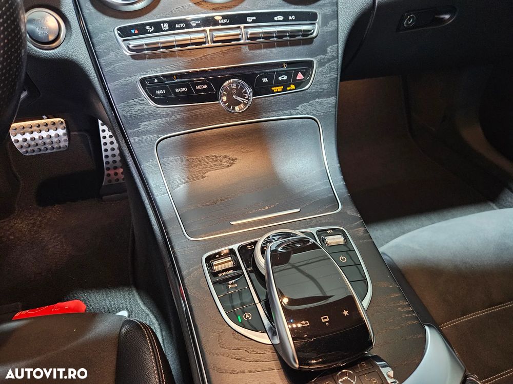 Mercedes-Benz C 180 Coupe 7G-TRONIC AMG Line - 24