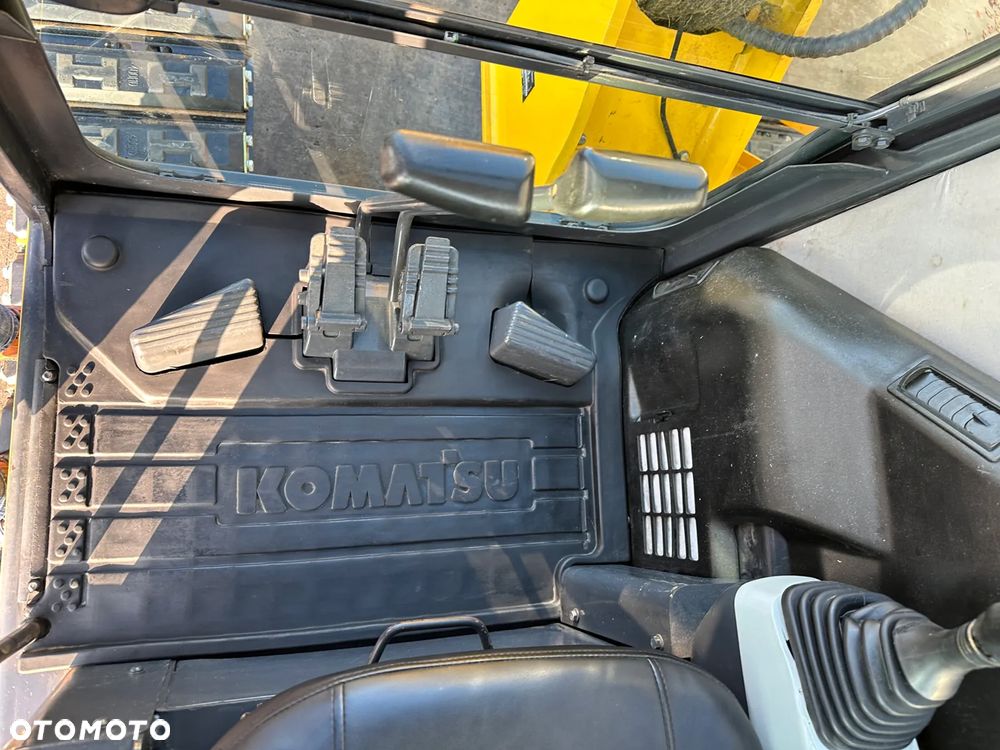 Komatsu PC56 - 8