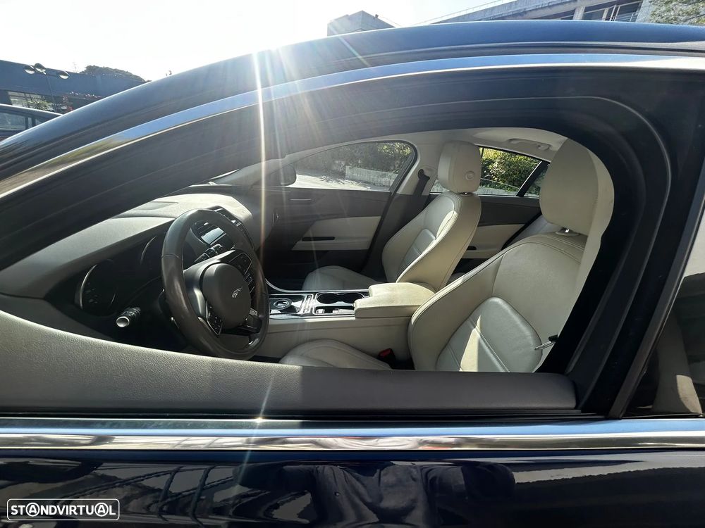 Jaguar XE 20d Aut. Prestige - 58