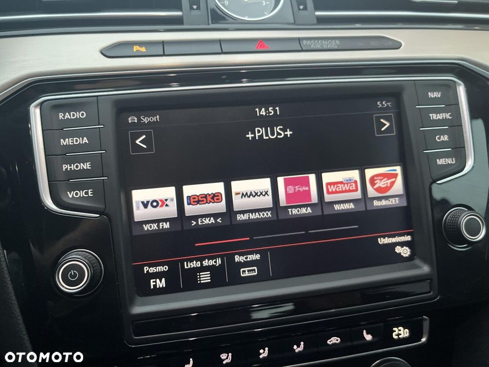 Volkswagen Passat 1.8 TSI BMT Highline - 23