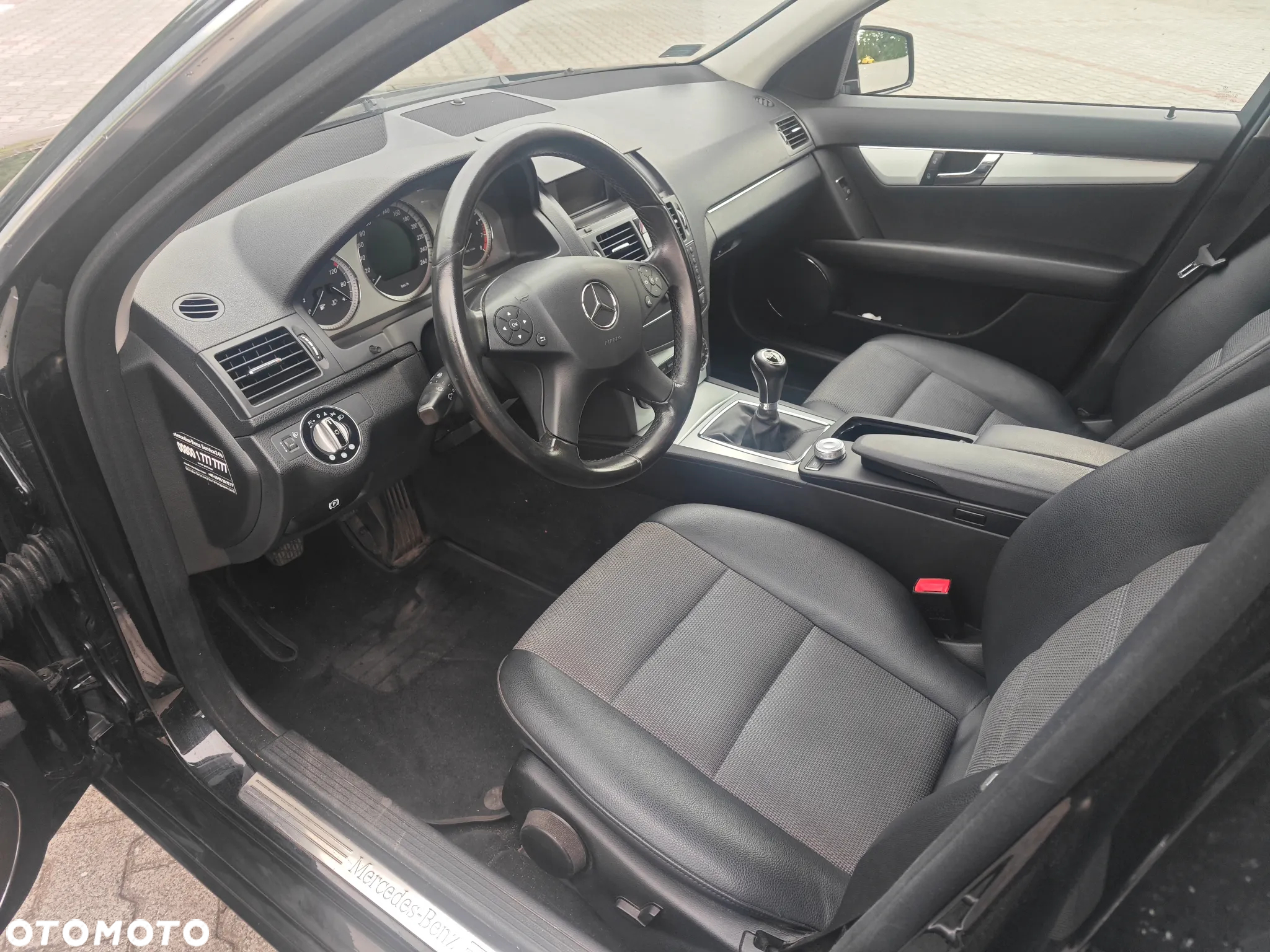 Mercedes-Benz Klasa C 180 K BlueEff Avantgarde - 6