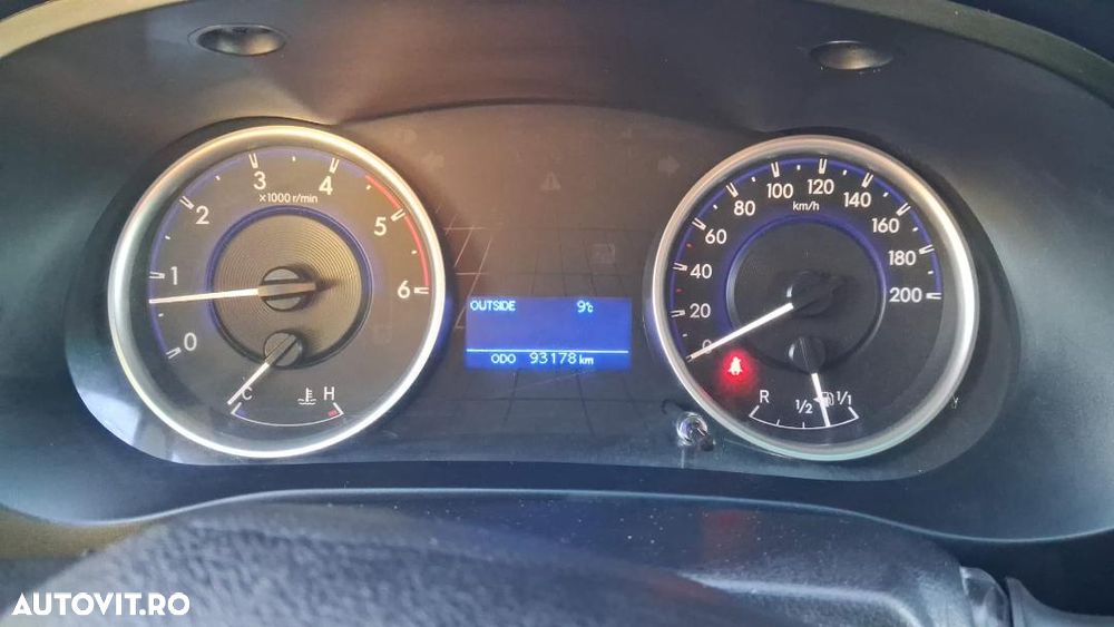 Toyota HILUX - 18