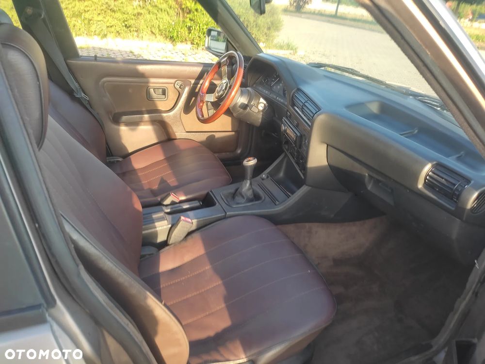BMW Seria 3 - 8