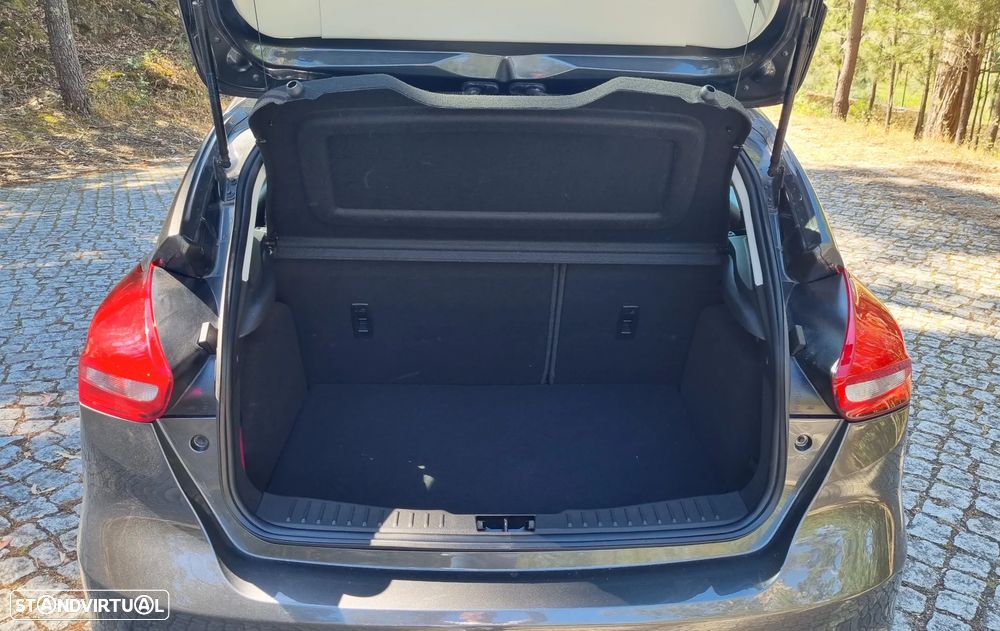 Ford Focus 1.0 EcoBoost Business - 25